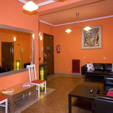 Hostal Rico Madryt Zewnętrze zdjęcie