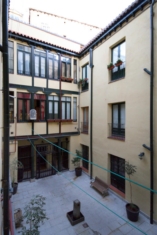 Hostal Rico Madryt Zewnętrze zdjęcie