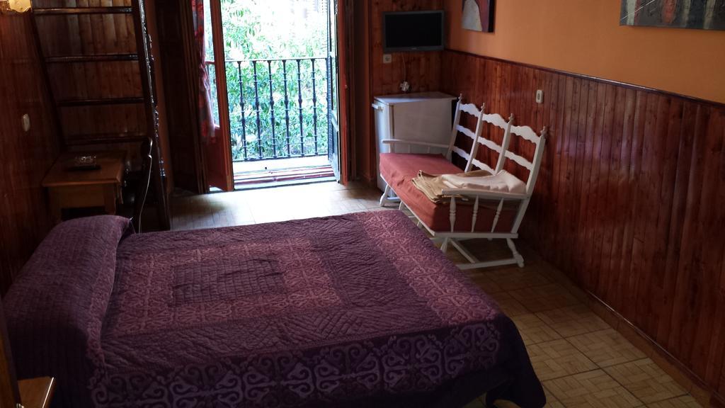 Hostal Rico Madryt Pokój zdjęcie