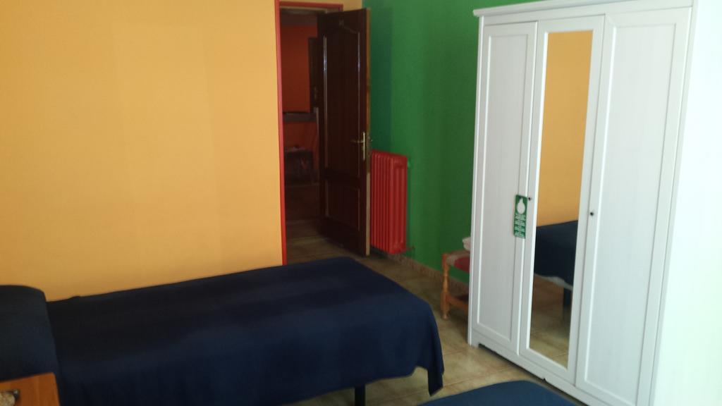 Hostal Rico Madryt Zewnętrze zdjęcie