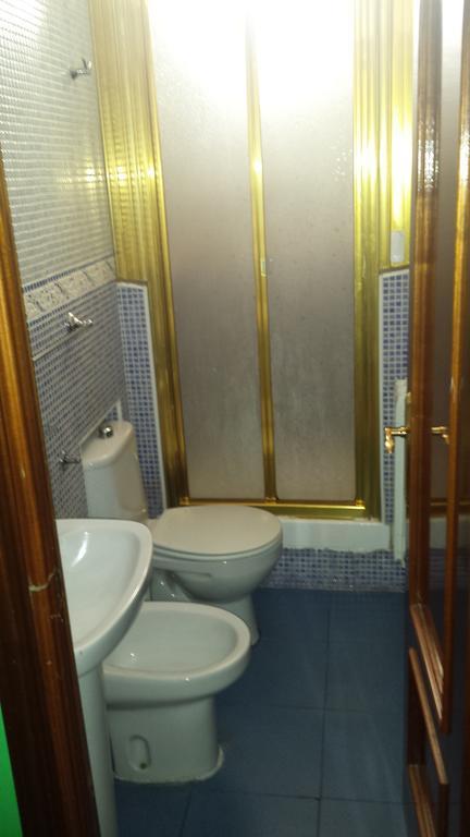 Hostal Rico Madryt Zewnętrze zdjęcie