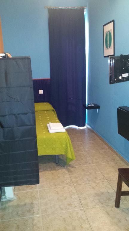 Hostal Rico Madryt Zewnętrze zdjęcie