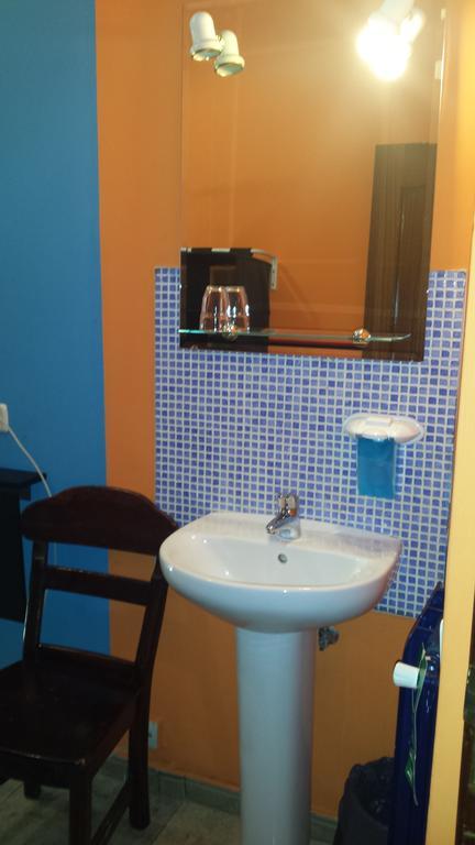Hostal Rico Madryt Zewnętrze zdjęcie
