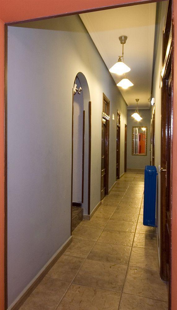 Hostal Rico Madryt Zewnętrze zdjęcie