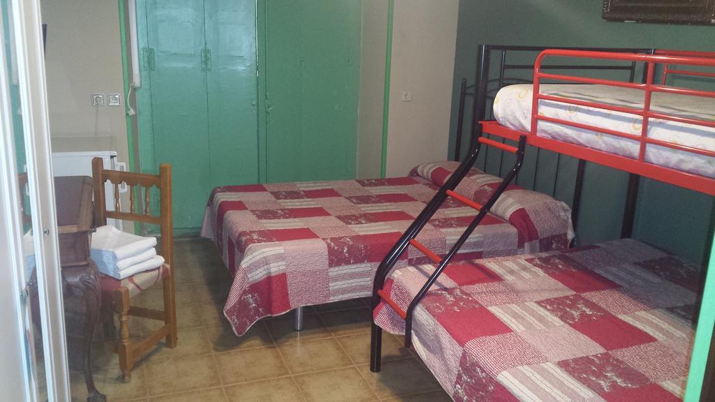 Hostal Rico Madryt Zewnętrze zdjęcie