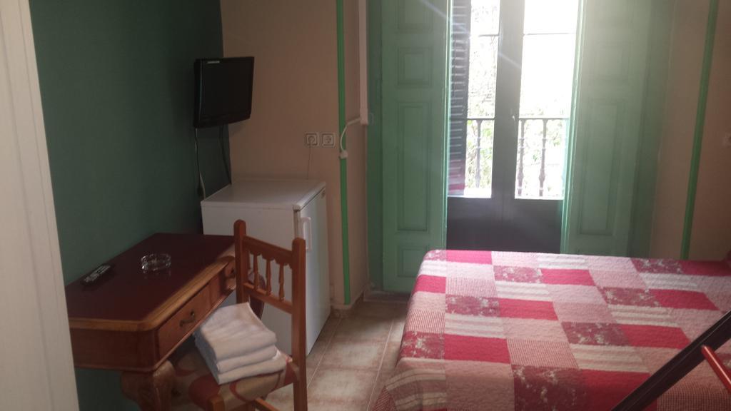 Hostal Rico Madryt Zewnętrze zdjęcie