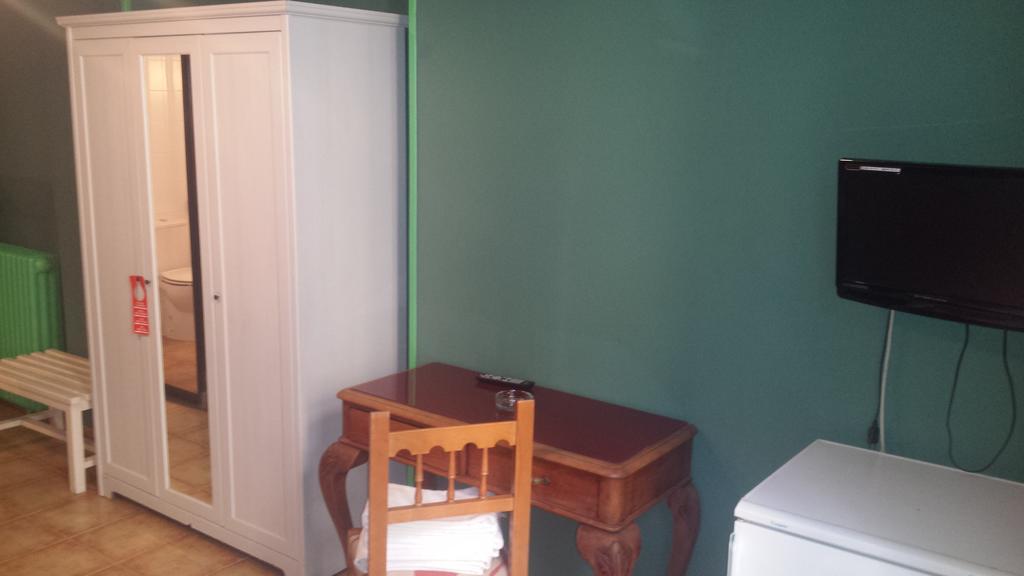 Hostal Rico Madryt Zewnętrze zdjęcie