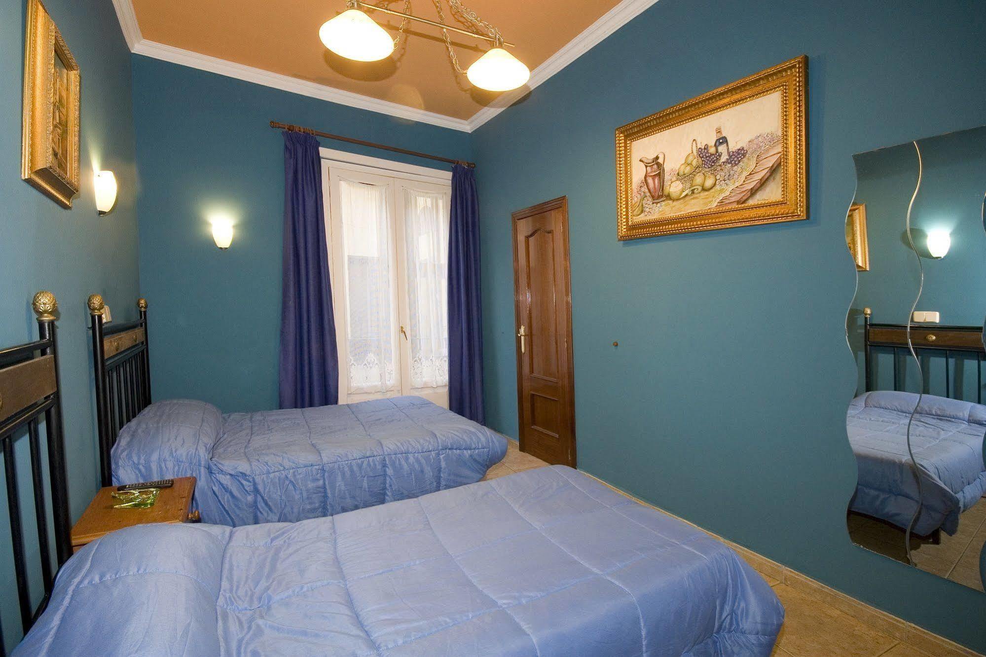 Hostal Rico Madryt Zewnętrze zdjęcie