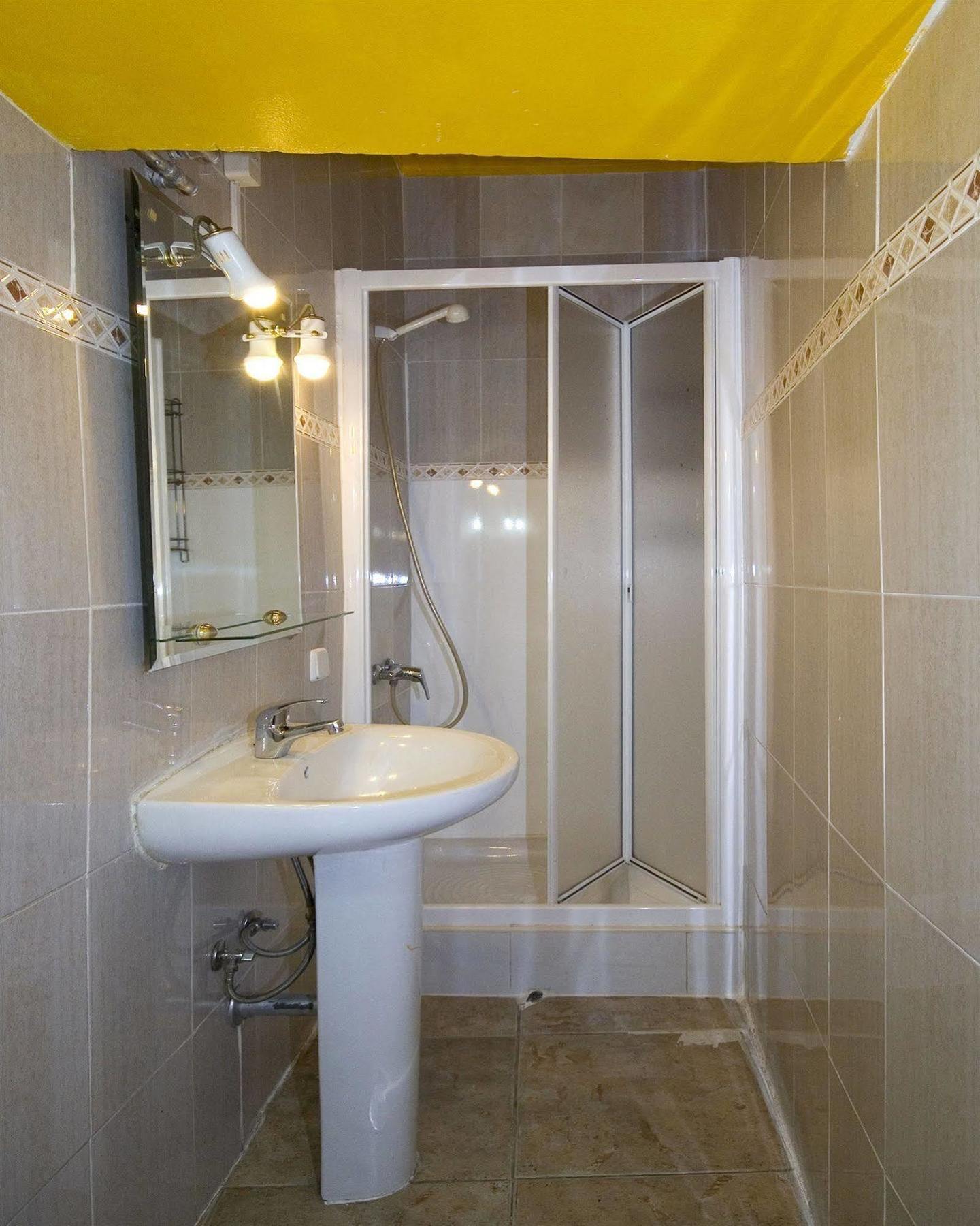 Hostal Rico Madryt Zewnętrze zdjęcie