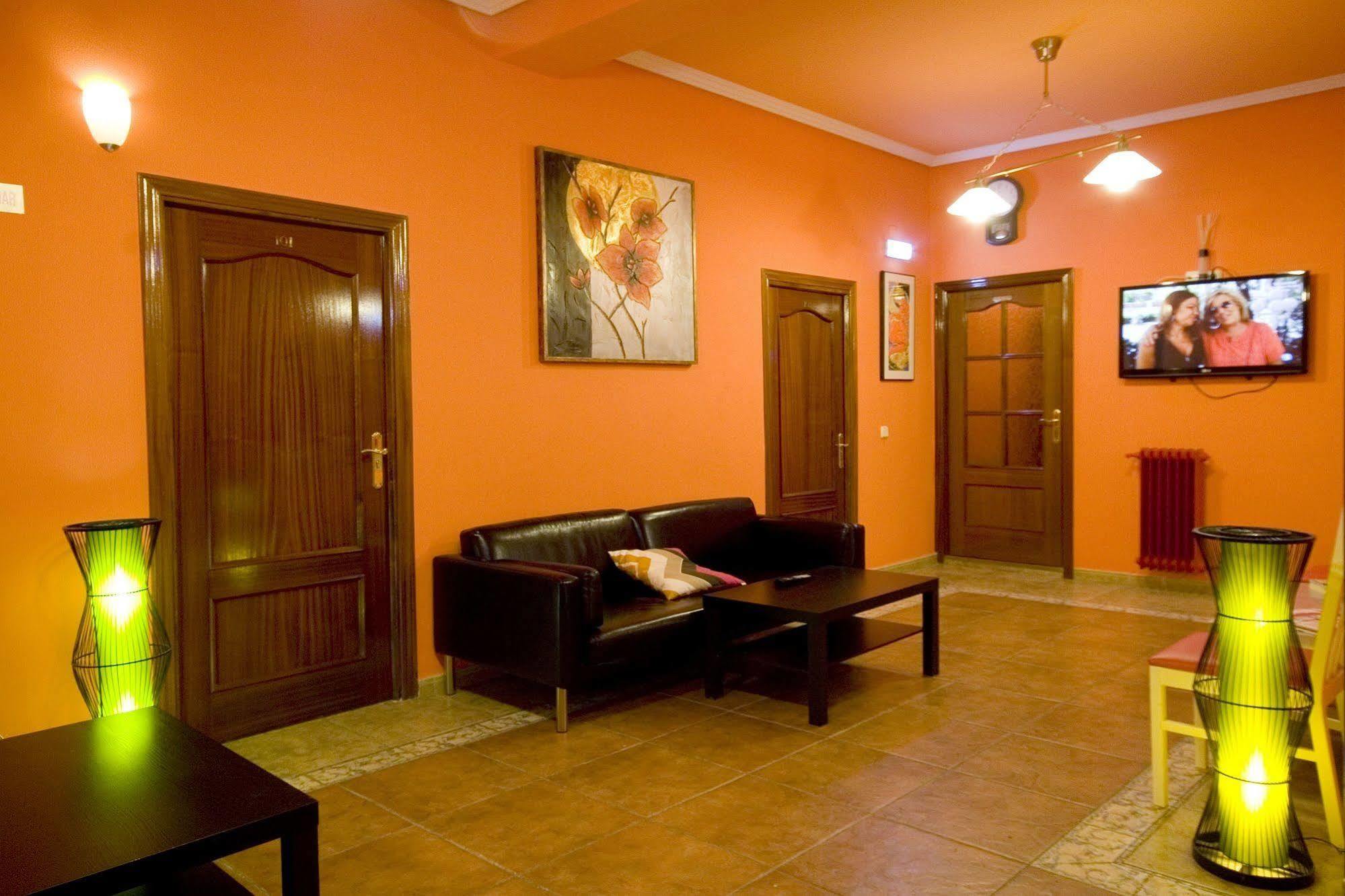 Hostal Rico Madryt Zewnętrze zdjęcie